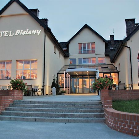 Hotel Bielany เบียลานี วร็อคลาฟสเกีย ภายนอก รูปภาพ