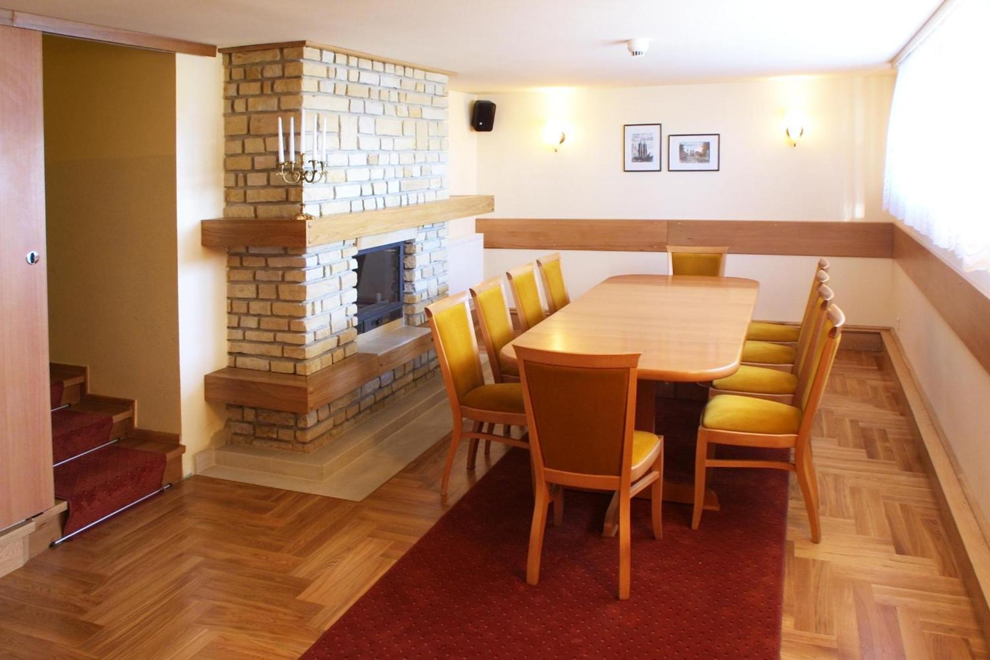 Hotel Bielany เบียลานี วร็อคลาฟสเกีย ภายนอก รูปภาพ