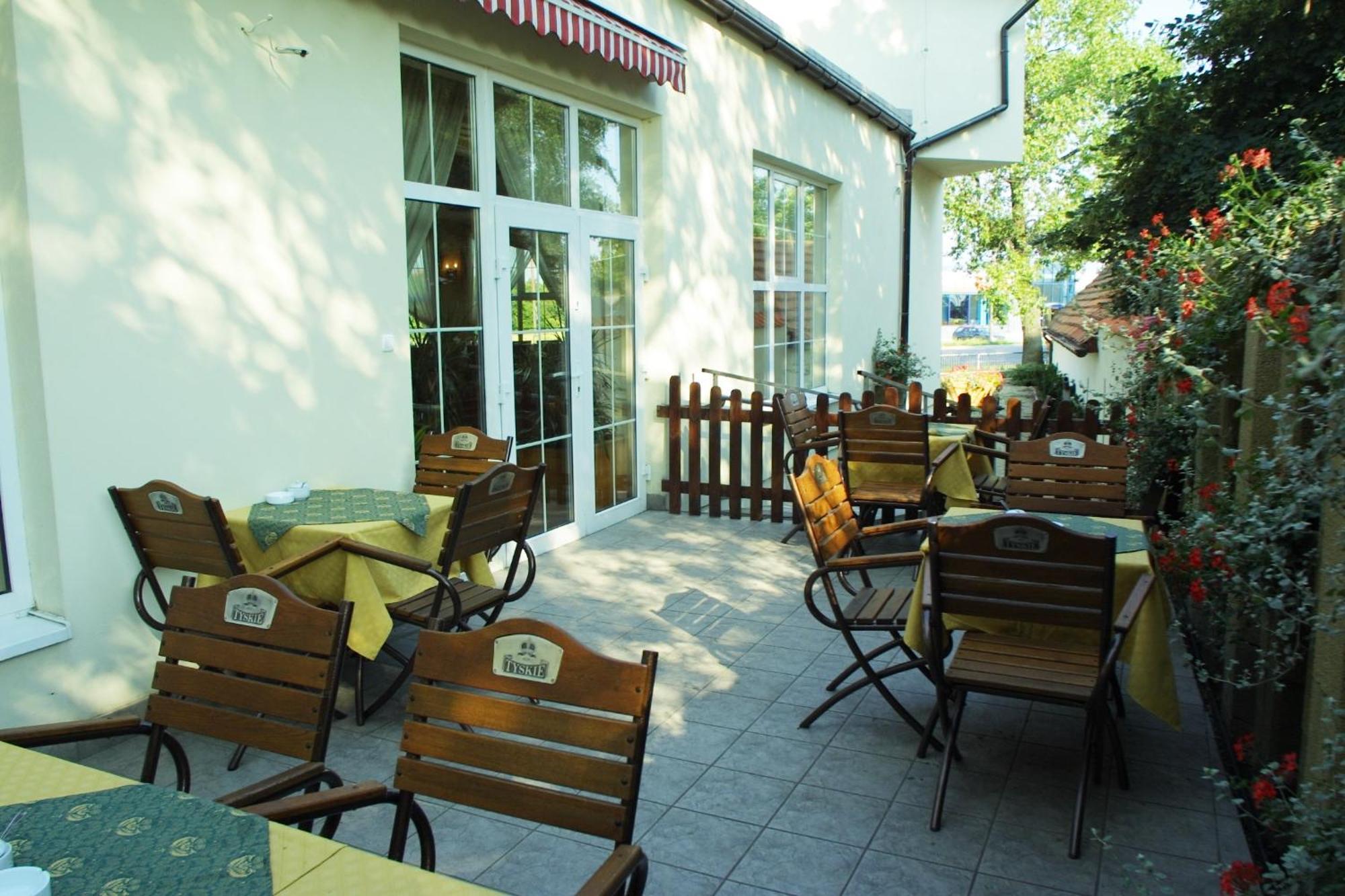 Hotel Bielany เบียลานี วร็อคลาฟสเกีย ภายนอก รูปภาพ