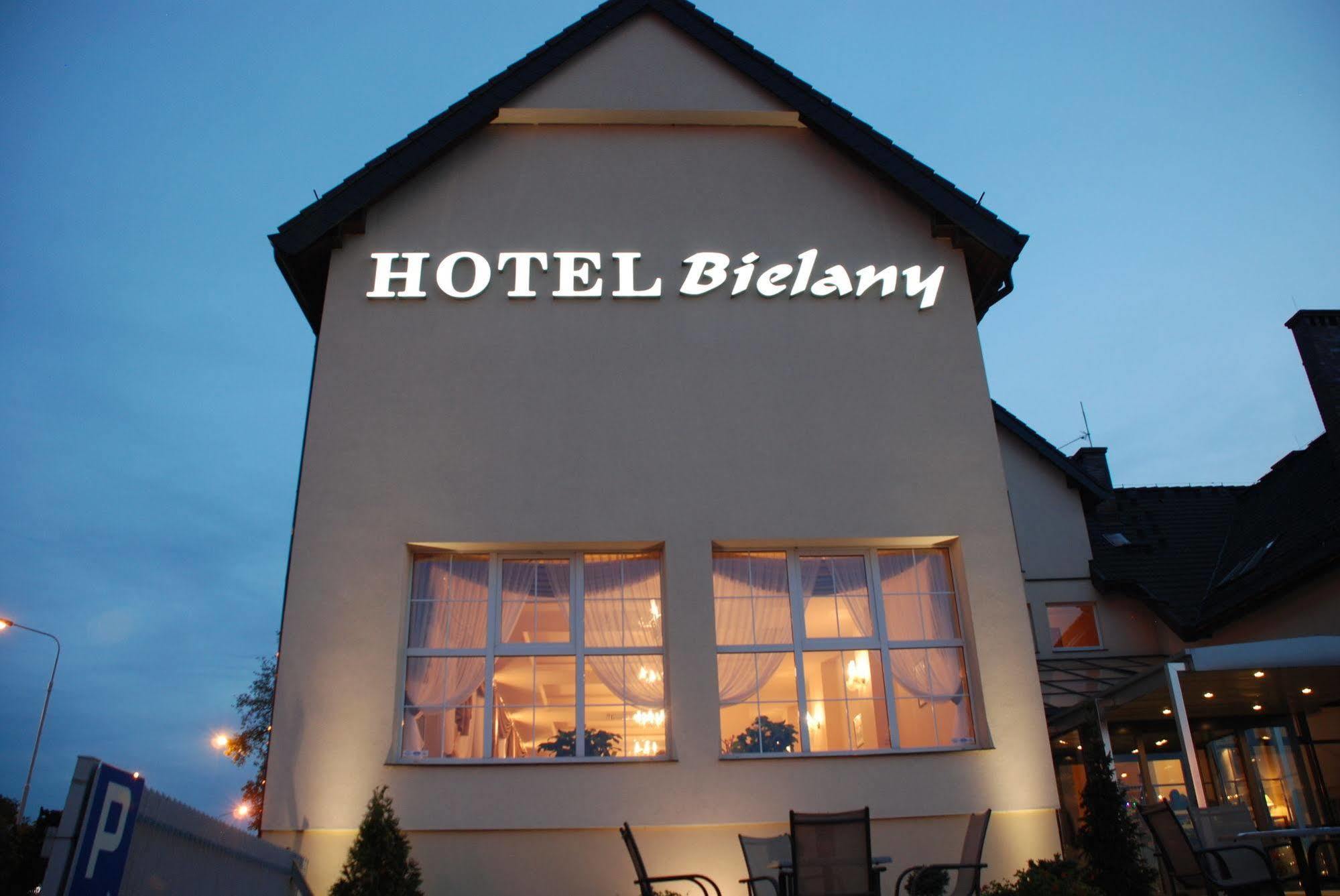 Hotel Bielany เบียลานี วร็อคลาฟสเกีย ภายนอก รูปภาพ