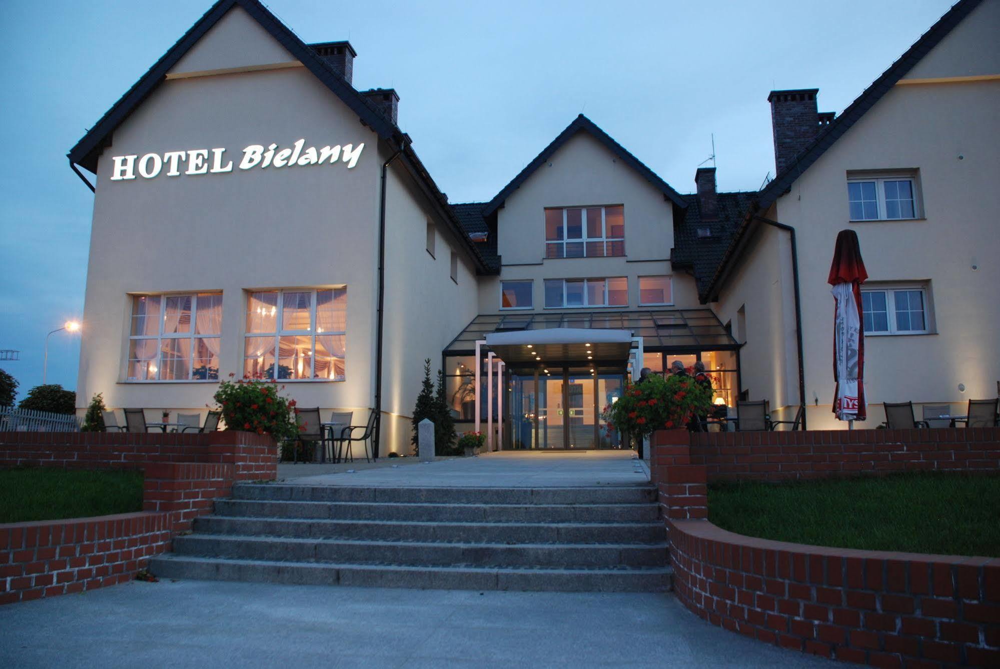 Hotel Bielany เบียลานี วร็อคลาฟสเกีย ภายนอก รูปภาพ