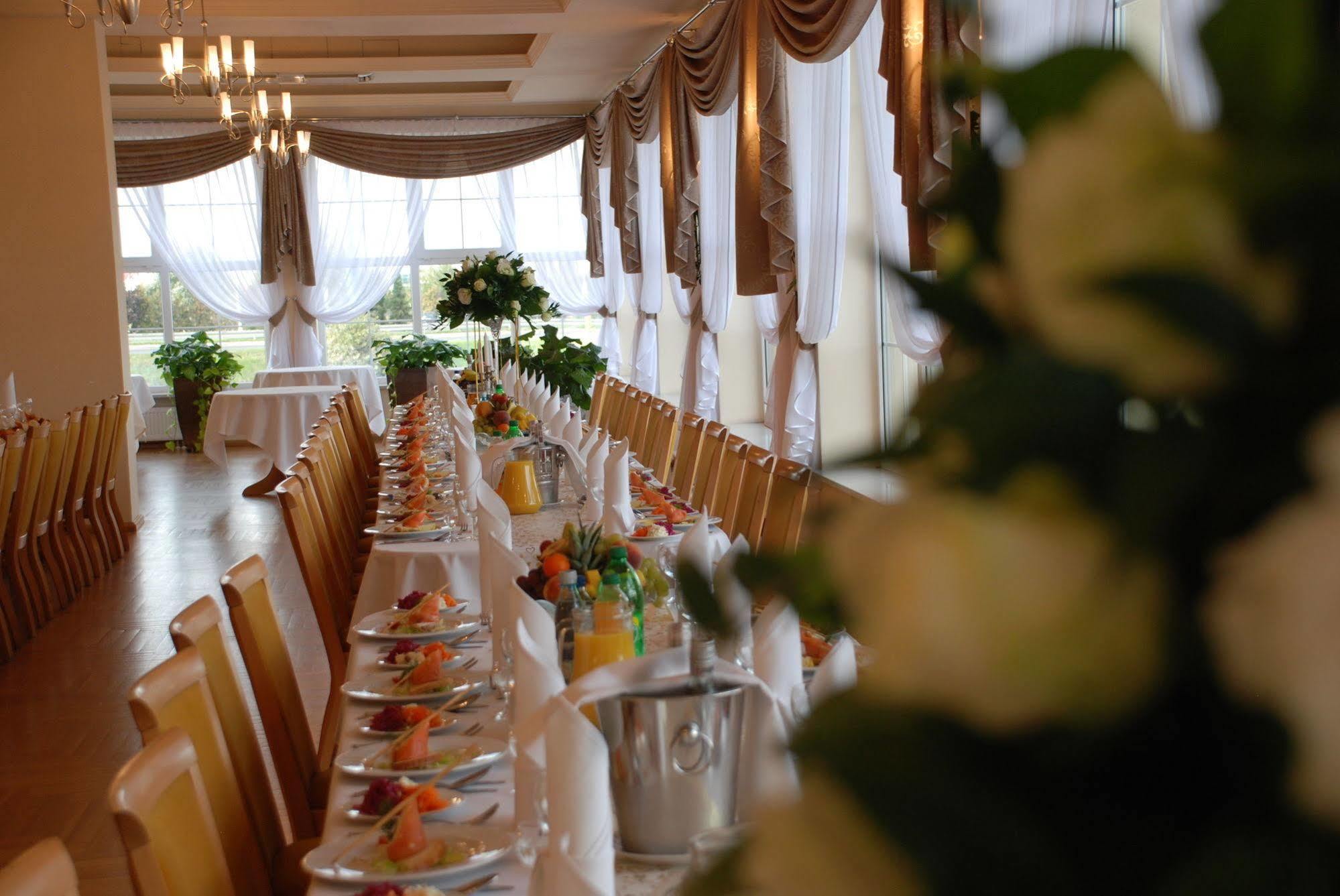 Hotel Bielany เบียลานี วร็อคลาฟสเกีย ภายนอก รูปภาพ